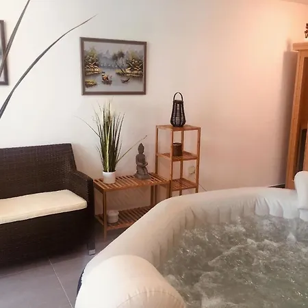 Hotel Strandnahes, Ruhig Gelegenes Mit Eigenem Pool Auf Der Insel Murter