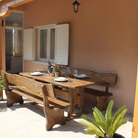 Strandnahes, Ruhig Gelegenes Mit Eigenem Pool Auf Der Insel